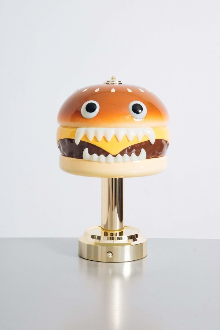 UNDERCOVER x Medicom toy Hamburger Lamp - 田奈藝術Gin Huang Gallery | 當代藝術家的推手|  台北/台中藝廊推薦